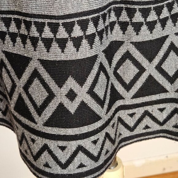 Woman's Freeway boho geometric diamond print fit and flair mini skirt black/gray - Picture 2 of 9